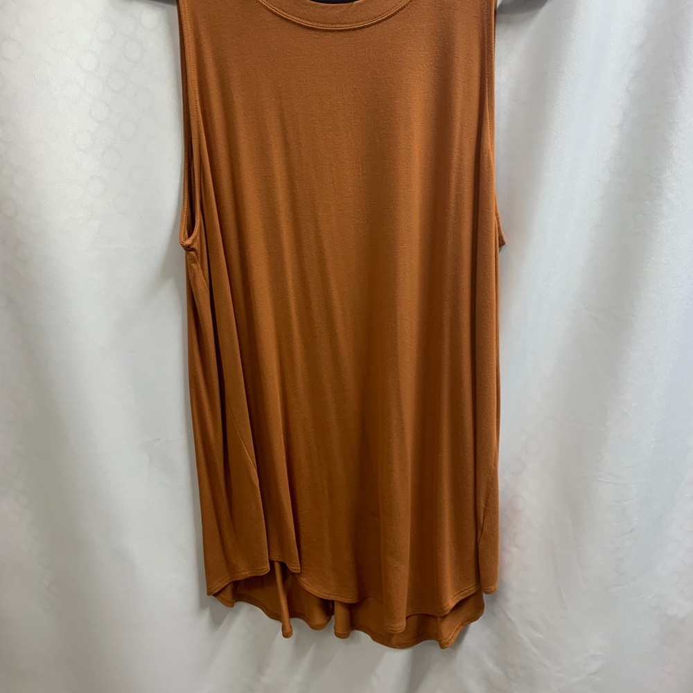 Zenana Outfitters Warm Rust/Brown Tee - Picture 4 of 5